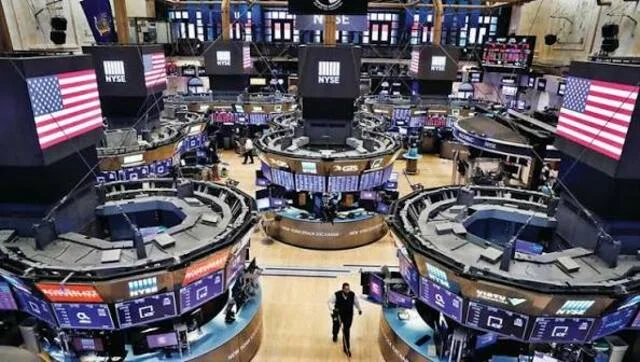 تراجع الأسهم الأمريكية و"داو" ينخفض 600 نقطة مع عودة التوترات
