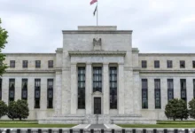 تراجع الدولار بعد قرار الفيدرالي الأمريكي بتثبيت أسعار الفائدة