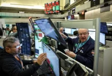 تفاوت أداء الأسهم الأمريكية مع انتظار نتائج الشركات وقرار الفيدرالي