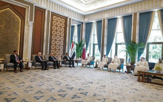 رئيس الوزراء العراقي يلتقي أمير دولة قطر في مباحثات رسمية