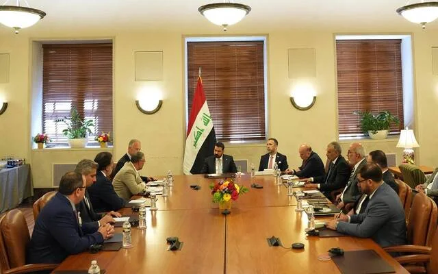رئيس الوزراء العراقي يناقش فرص الاستثمار والتعاون الاقتصادي مع شركات أمريكية كبرى