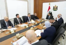 رئيس الوزراء يوجه بإعداد نماذج متطورة للنهوض بقطاع النفط في العراق