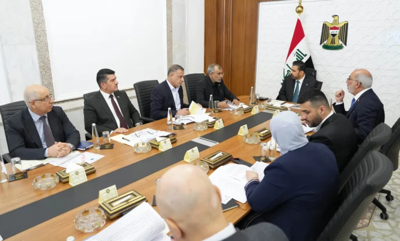 رئيس الوزراء يوجه بإعداد نماذج متطورة للنهوض بقطاع النفط في العراق