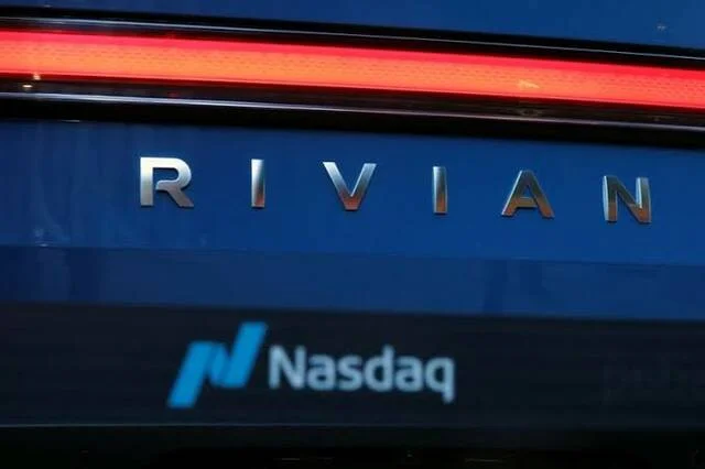 "ريفيان" تنخفض 10% بعد بيع 75 مليون سهم