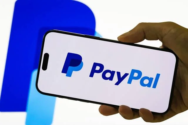 سهم PayPal يرتفع 20% قبل افتتاح السوق