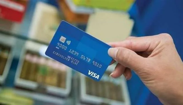 "فيزا" تخطط لتسريح 7% من موظفيها
