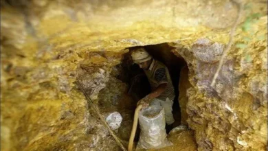 مقتل 15 منقباً جراء انهيار منجم في منطقة وادي حلفا بالسودان