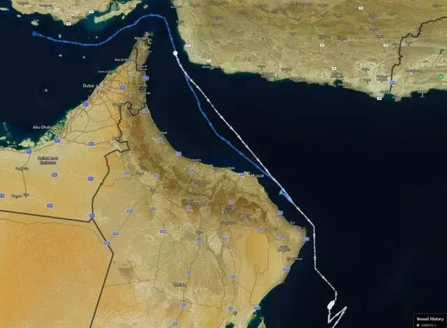 ناقلات نفط إيرانية تغير مساراتها لتفادي الحصار الأمريكي