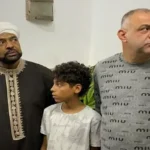 أحمد جوهر يحضر عزاء والدة الفنان حجازي متقال في مسجد الحجاز