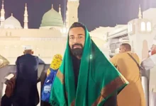 أحمد حاتم يؤدي مناسك العمرة احتفالًا بذكرى المولد النبوي الشريف