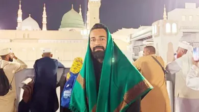أحمد حاتم يؤدي مناسك العمرة احتفالًا بذكرى المولد النبوي الشريف