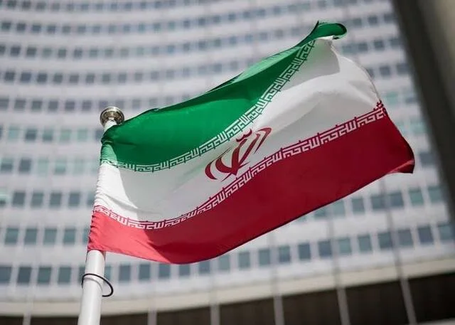إيران تنذر واشنطن من التصعيد وتؤكد جاهزيتها للرد على أي اعتداء