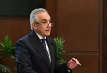ارتفاع سعر الدولار الأمريكي مقابل الجنيه المصري إلى 32.50 جنيهاً في السوق السوداء
