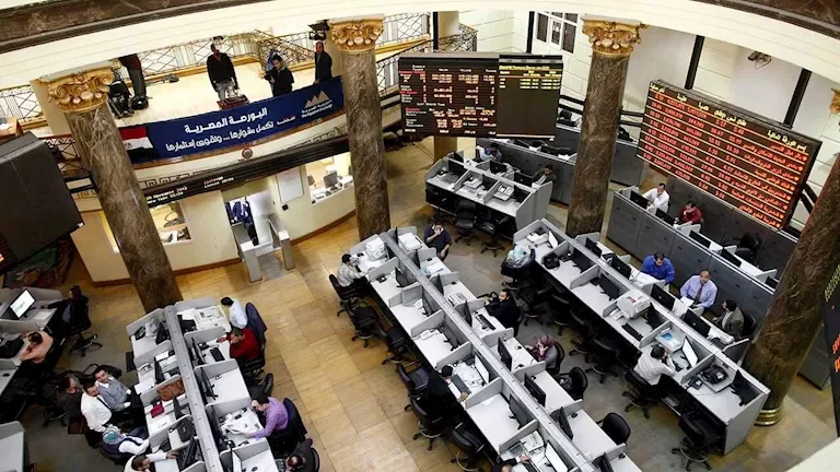 ارتفاع سعر النفط إلى 90 دولارًا للبرميل مع تزايد الطلب العالمي