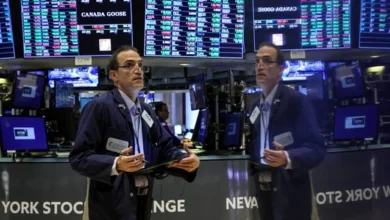ارتفاع مؤشرات وول ستريت وإغلاق "داو" عند مستوى قياسي