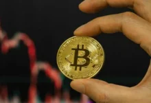 البيتكوين تسجل تراجعاً جديداً دون 63 ألف دولار