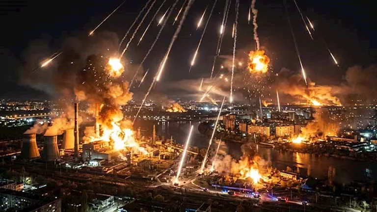 الجيش الإسرائيلي يعلن عن استهداف مواقع لحركة حماس في قطاع غزة