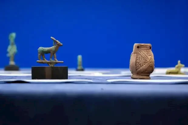 الجيش الإسرائيلي يعلن عن استهداف مواقع لحركة حماس في قطاع غزة