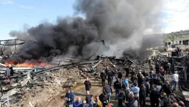 الجيش الإسرائيلي يعلن عن استهداف مواقع لحركة حماس في غزة رداً على الهجمات الصاروخية
