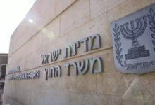 الجيش الإسرائيلي يعلن عن استهداف مواقع لحركة حماس في قطاع غزة