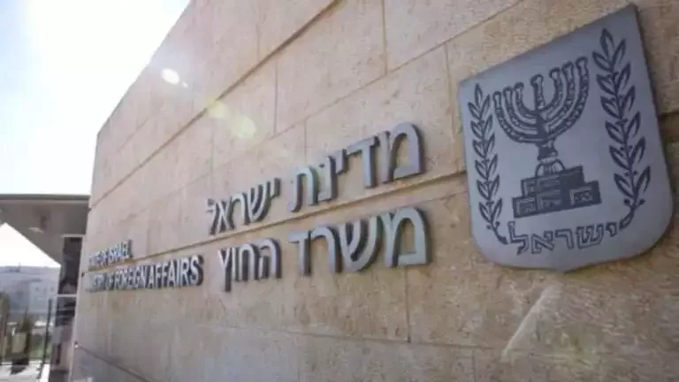الجيش الإسرائيلي يعلن عن استهداف مواقع لحركة حماس في قطاع غزة