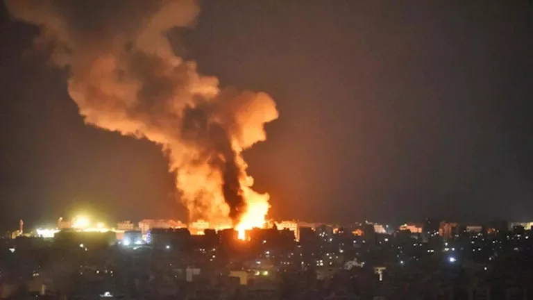 الجيش الإسرائيلي يعلن عن تصعيد عسكري في قطاع غزة ويستهدف مواقع لحماس