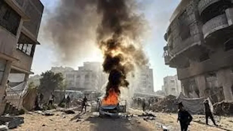 الجيش الإسرائيلي يعلن عن تنفيذ عمليات عسكرية في قطاع غزة رداً على الهجمات الصاروخية