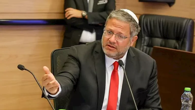 الجيش الإسرائيلي يعلن عن تنفيذ غارات على مواقع في قطاع غزة بعد إطلاق صواريخ نحو أراضيه