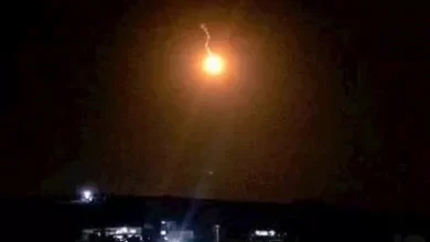 الجيش الإسرائيلي يعلن عن تنفيذ غارات على مواقع في قطاع غزة رداً على إطلاق صواريخ