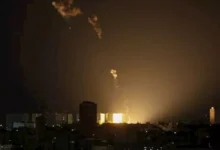 الجيش الإسرائيلي يعلن عن توجيه ضربات جوية جديدة على قطاع غزة