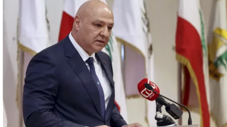 الجيش الإسرائيلي يعلن عن توجيه ضربات جديدة على قطاع غزة وسط تصاعد التوترات