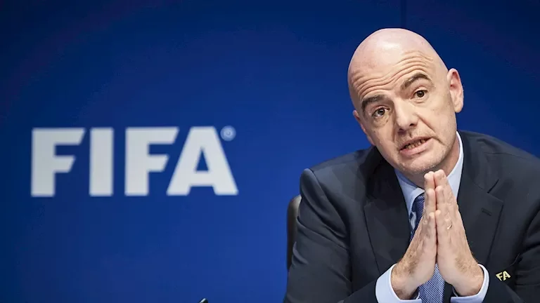 النادي الأهلي يعلن تجديد عقد اللاعب محمد الشناوي حتى 2026