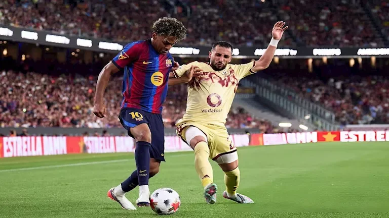 النادي الأهلي يعلن تجديد عقد اللاعب محمد الشناوي حتى 2026