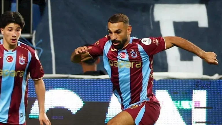 النادي الأهلي يعلن تجديد عقد اللاعب محمد الشناوي حتى 2026