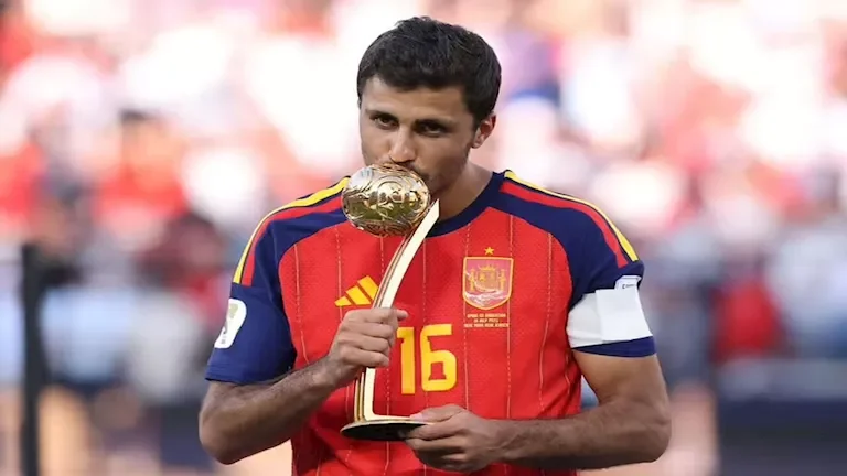 النادي الأهلي يعلن تجديد عقد المدرب بيتسو موسيماني حتى 2025