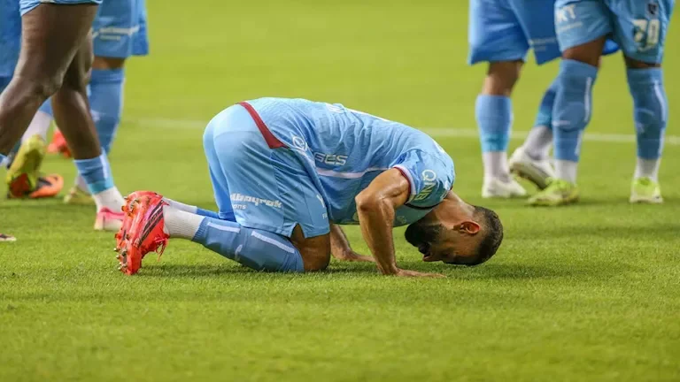 النادي الأهلي يعلن تجديد عقد محمد الشناوي حتى عام 2026