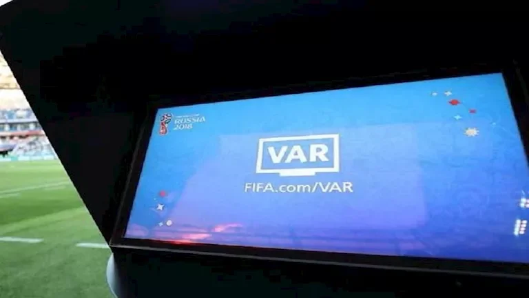 النادي الأهلي يعلن تجديد عقد مدربه بيتسو موسيماني حتى 2025