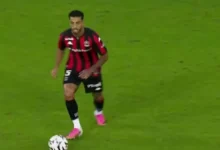 النادي الأهلي يعلن تجديد عقد مدربه بيتسو موسيماني لمدة عامين إضافيين