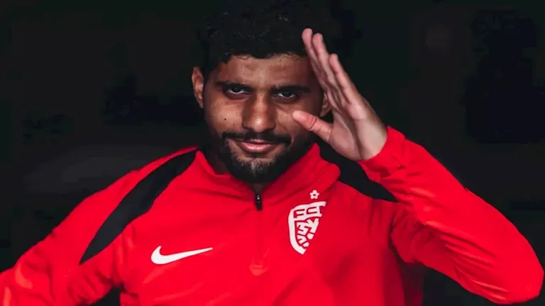النادي الأهلي يعلن تجديد عقد مدربه ريكاردو سواريش حتى 2025