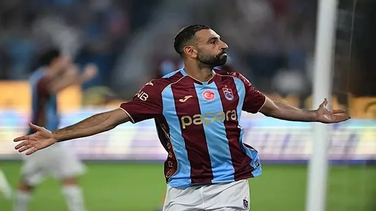 النادي الأهلي يعلن تجديد عقد مدربه لمدة ثلاث سنوات إضافية