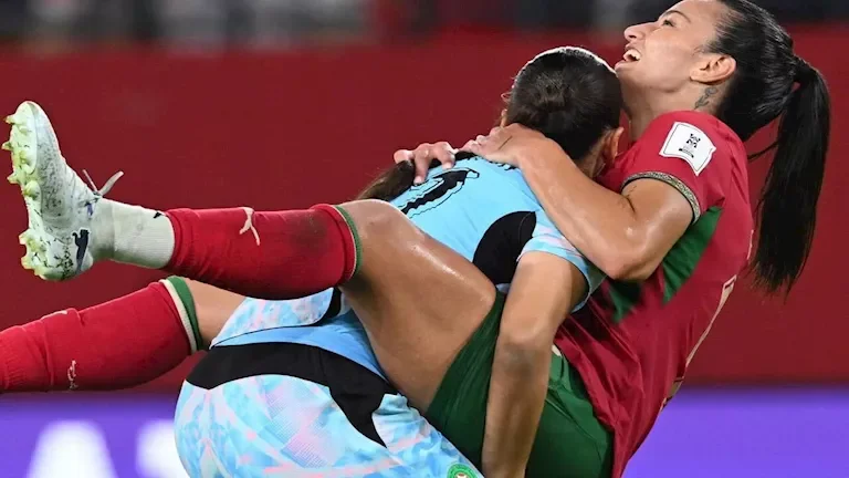 النادي الأهلي يعلن عن تجديد عقد اللاعب محمد الشناوي حتى عام 2026