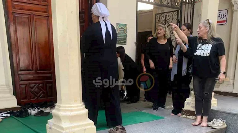 بدء مراسم تشييع جنازة ياسمين سيف أبو النجا ابنة الفنانة نجلاء فتحي