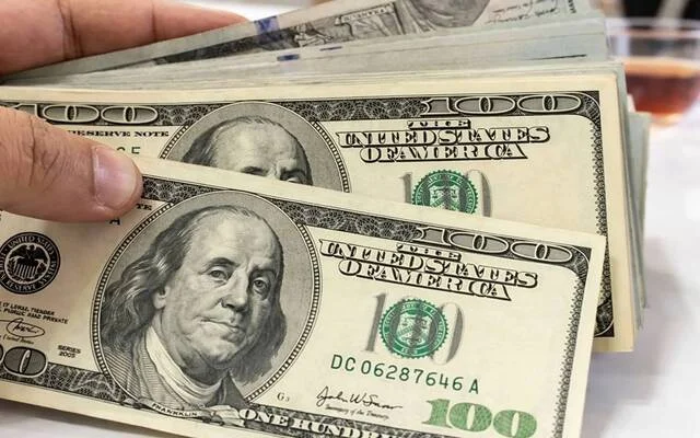 تراجع الدولار مع انتظار المفاوضات الأمريكية-الإيرانية واستمرار مكاسب الين
