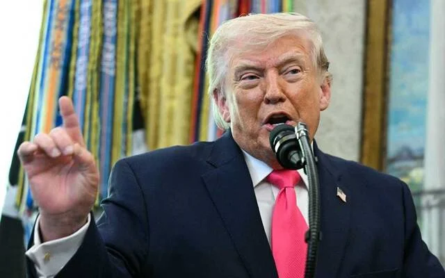 ترامب ينتقد "إكسون" و"شيفرون" بسبب أرباحهما ويدعو لخفض أسعار الوقود