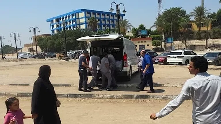 تشييع جثمان والدة المخرجة أيتن أمين إلى مثواها الأخير في المنيا