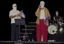 تووليت يوزع هدايا على جمهوره خلال حفله في العلمين الجديدة ضمن مبادرة يلا ساحل