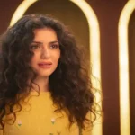 جيهان الشماشرجي تستمتع بعطلتها الصيفية على كورنيش الإسكندرية وتتناول الآيس كريم