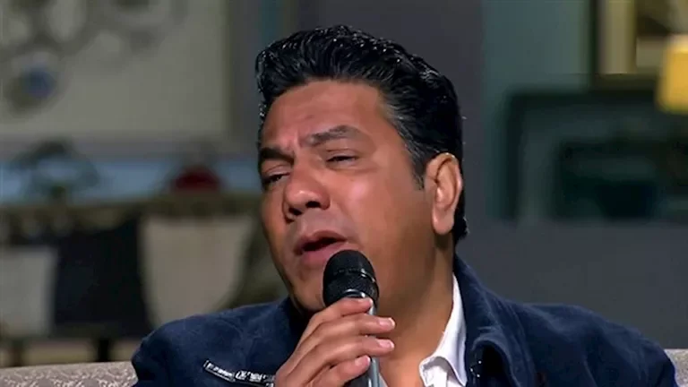 حسن دنيا يستعد لإجراء عملية قسطرة في القلب ويخضع للعلاج في منزله