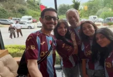 روجينا وأشرف زكي وأحمد زاهر يشجعون محمد صلاح في مدرجات طرابزون سبور