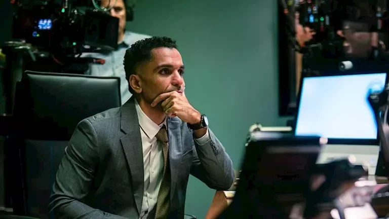 سامي الشيخ يستأنف تصوير مشاهده في مسلسل الأمير بعد عودته إلى الرياض